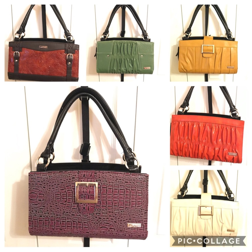 Miche classic bag w/ 14 covers & closet storage.